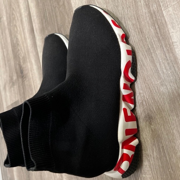 Balenciaga Speed Trainers Red Grafitti - Picture 2 of 12